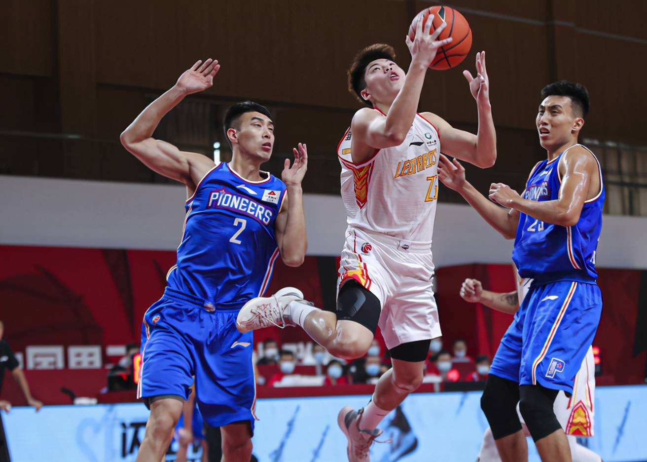 足协承认保级生死战漏判深圳点球