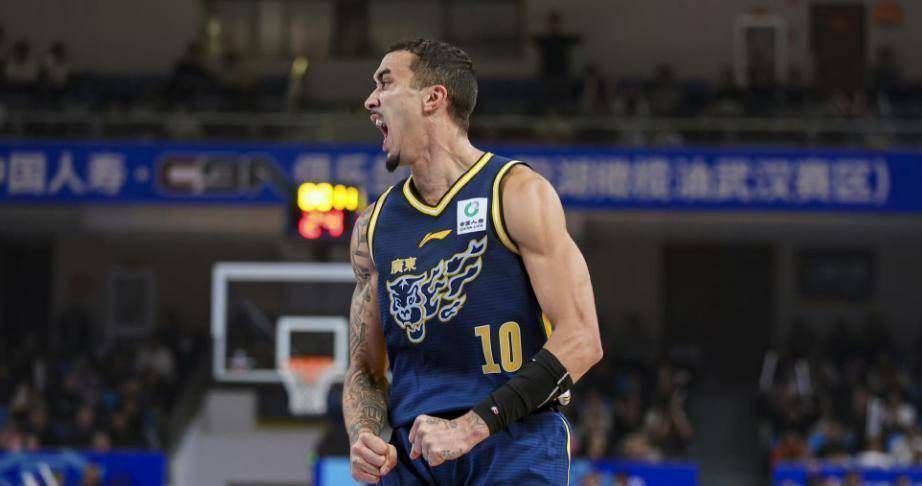 IM电竞官方网站最新下载-北京首钢与广东男篮交战记录