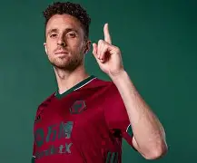 狼队客场取胜,展示出色的团队配合情况